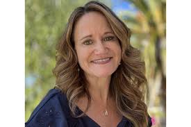 Andrea Lambert's Instagram, Twitter & Facebook