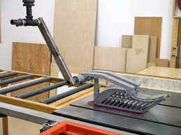 Luckily it touched my fingers an instant before the saw blade. Table Saw Safety Guards And Splitters Wwgoa Safety Tips