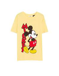 Pull & Bear lanza una camiseta ideal de Mickey Mouse-Mickey Mouse