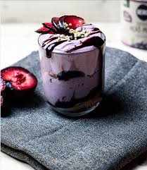 Regram Via Mikehl Geht Schnell Und Schmeckt Super Lecker Acai Tiramisu Das Acai Pulver Bekommt Ihr Auf Www Berioo De Food Desserts Superfood