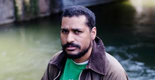 Konsequent danebenstehen