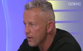 Schobert norbi nagyon elengedte magát, de jött a vasszigor. Schobert Norbi