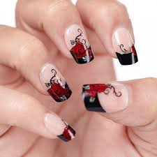 Hermoso decorado de uñas para inspirarte. Rosas Base Negra Manicura De Unas Unas Sencillas Y Bonitas Unas Manos Y Pies