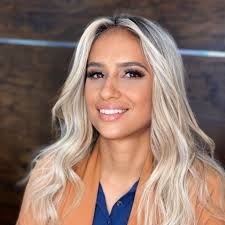 Raquel Rocha, Luxury Real Estate Agent