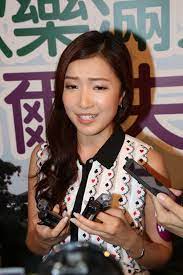 港姐季軍郭嘉文得寵爬頭做女主角 郭嘉文 麥明詩 龐卓欣 無綫小生花旦 近日接連離開娘家 急需換血 所以近年都積極培育 朱千雪 陳凱琳 蔡思貝等 一眾港姐小花上位 而應屆港姐季軍郭嘉文 更在當選後未夠三個月 即被無綫戲劇總監曾勵珍欽點 擔任《廉政行動2016》女主角之一 劇中更與兩屆. 50å²æŽæ³½æ¥·æ‹ä¸Š24å²æ¸¯å§éƒ­å˜‰æ–‡ ä¸¤å¹´ç§˜å¯†æ‹æƒ…è®°å½•å…¨æ›å…‰ æ–°é—» è›‹è›‹èµž