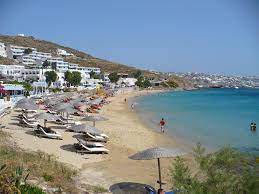 Stefanos is 1 km further on from tourlos and the new port: Agios Stefanos Mykonos Kykladen Inseln