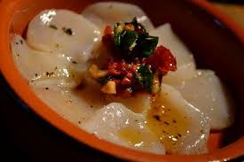 Carpaccio De Saint Jacques Aux Tomates Sechees Et Basilic L Eau A La Bouche Carpaccio Saint Jacques Amuse Bouche Noix De Saint Jacques Tomates Sechees