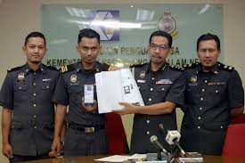 Dalam perdagangan antar pulau, kita hanya dapat melakukan perdagangan antar daerah atau pulau dalam lingkuo satu negara. Bernama Pengarah Syarikat Berdepan Tindakan Kerana Amalkan Konsep Pm Tepi