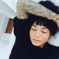 Pin van Lou Marshall-Humphrey op .ink.