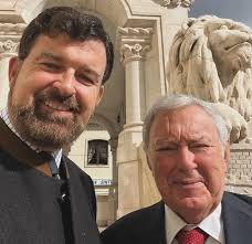 Tonga Consul-General Anthony Bailey meets with the Mayor of the City of  Sintra