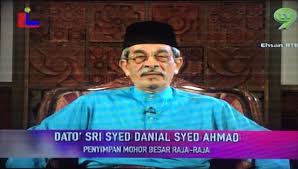 Jawatankuasa yang bertanggungjawab akan melihat anak bulan di lokasi berikut: Who Exactly Is The Guy Who Announces The Hari Raya Date On Tv