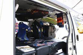 車中泊アウトドア仕様ライトキャンピングカーfd box with カーメイト xrideシリーズ サイドバー ハンガーバー他収納グッズ アウトドアデイジャパン 代々木公園 アウトドアイベント 出展車両 toyota hiace ハイエース アウトドア キャンプ