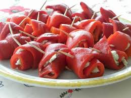 Tapas Roulades De Poivrons Grilles Au Boursin Recette Ptitchef Recette Tapas Espagnol Recettes De Cuisine Poivrons Grilles