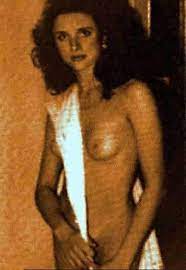 Elaine Benes - Latest posts and media in Elaine Benes - Fappenist