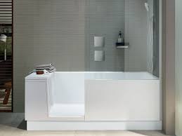 Una soluzione salvaspazio perfetta per bagni di dimensioni ridotte. Come Arredare Un Bagno Piccolo La Casa In Ordine