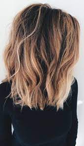 37 Haarfarbtrends 2019 Fur Dunkle Hauten Die Sie Junger Machen 2019 Haarfarbtrends Fur Dunkle Haut Was Ist Die H Haarfarbe Balayage Haarfarben Haarfarbe Ideen