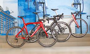 Here at pinarello experience we understand that plans change and your dates may have to be amended. Pinarello Prasentation Im Ghisallo 10 Rabatt Auf Alle Bestellungen Ghisallo