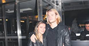 Gavin rossdale's loss is clearly loris karius' gain. Besiktas In Alman Kalecisi Loris Karius La Model Sevgilisi Sophia Thomalla Ya Bu Ask Bereketli Geldi Takvim