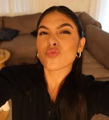 Alicia Claro's Instagram, Twitter & Facebook