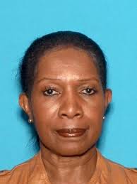 Esme Barnes (@blondlin)