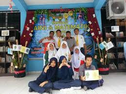 Hiasan aquarium menjadi hal yang paling dicari oleh para pecinta ikan hias? Guru Kaunseling Nurhaiza Che Mat Dekorasi Pentas Aidilfitri