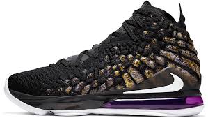 The patterned textile upper and its laces continue the use of tonal crimson to make a uniform colorway. Nike Lebron 17 Performance Review
