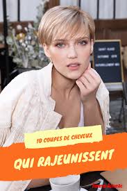 Le Top 10 Des Coupes De Cheveux Qui Rajeunissent Coupe De Cheveux Qui Rajeunit Coupe De Cheveux Coupe Cheveux Mi Court