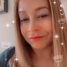 I drew a hopscotch outside my house and strangers love it' 😅👏