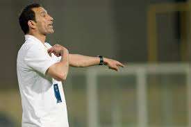 مذيع القناة الرياضية في التلفزيون الاردني @jrtvmedia يسأل الكابتن راتب العوضات المصاب بمرض #السرطان سؤالاً لا تقره لا الاخلاق ولا الدين ولا الاعلام. Wrcz59prcjo5mm