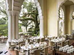 Some of the most popular hotels with a pool in bukit tinggi include the chateau spa & organic wellness resort, colmar tropicale, and selesa hill resort. 10 Daftar Hotel Di Bukittinggi Paling Rekomended Hotel Di Bukittinggi