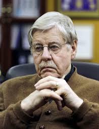 Lee Kelling's Instagram, Twitter & Facebook