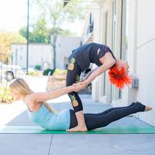 Friends Who Yoga Together Stay Together Try Out This Partner Yoga Pose To Prove It Power Yoga Poses Yoga For Beginners Yoga Benefits