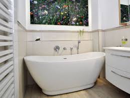 Malgré sa petite surface, cette salle d'eau carrée d'une surface de 2 m x 2 m (plan de droite) est aménagée de façon rationnelle et esthétique. Salle De Bain 7m2 Avec Baignoire Et Douche Gamboahinestrosa