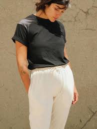 Made of 100% gots certified organic cotton, it is an elegant addition to any wardrobe! Naturally Dyed Fashion Brands Coloring Their Pieces With Plants Conscious Fashion Collective