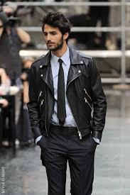 Our online rock shop has the widest assortment of hard rock men's apparel and accessories including t shirts, hoodies, fleece, sweats, hats, socks and more. 10 Conseils Pour S Habiller Dans Un Style Rock