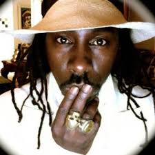 Anthony Eve🍎 Kemp (@arroweve)