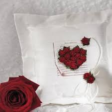 Nothing will brighten your girlfriend's day (or week) quite like a beautiful bouquet of fresh flowers, which you can order from a flower delivery. Popular List Of Birthday Gifts For Girlfriend Gifts To Make Her Happy Easy Gift Ideas