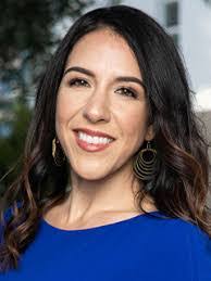 Danielle Kent's Instagram, Twitter & Facebook