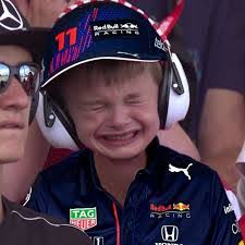 Guillermo Vidales's Instagram, Twitter & Facebook