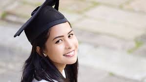 Maudy ayunda didapuk walt disney untuk menyanyikan seberapa jauh ku melangkah, salah satu soundtrack versi bahasa indonesia dalam film moana. Maudy Ayunda Stres Sebelum Wisuda Edisi 1495 Nova