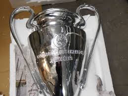 Uefa champions league 2020/21 draw result. Munchen Zollner Finden Gefalschten Champions League Pokal In Postsendung Bayern