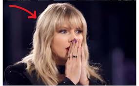 Just in:Taylor Swift Receives a Mysterious Call at Midnight—What Happens  Next Will Leave You Speechless…see more.  https://usalite24.com/just-intaylor-swift-receives-a-mysterious-call-at-midnight-what-happens-next-will-leave-you-speechless-see-more  ...