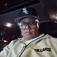 Lindblom Tech HS class of 1975 reunion attendees