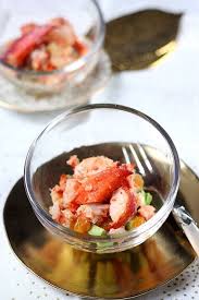 Noel Est Souvent Synonyme De Decouverte Culinaire Pour Faire Plaisir A Ses Convives On Met Sur La Table Salade De Homard Citron Caviar Citron Caviar Recette