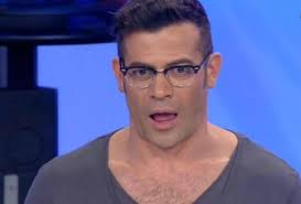 Gianni sperti ha postato sui social uno scatto del suo volto ed è stato accusato dagli haters di aver gianni sperti ha sempre dimostrato di tenere particolarmente al lato estetico del proprio aspetto e sui. Quanto Cazzo E Bello Gianni Sperti Startseite Facebook