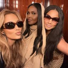 Naomi-Campell-with-Dolce-and-Gabbana Flushpost