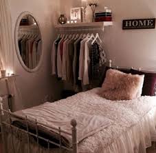 Decor the room at your taste and finish it with lovely details everyone will compliment you on. Pinterest L A U R E N H O S I E R Apartment Bedroom Decor Small Room Bedroom Small Bedroom