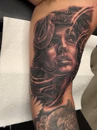 So happy to have been given the trust to make this tattoo on one of my awesome clients out here! I am definitely a huge fan of making Medusa tattoos, would love to do more tbh 🩶, If you are interested ...