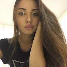 Jessica Melnik's Instagram, Twitter & Facebook