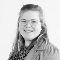 3 "Laura Van Den Dungen" profiles